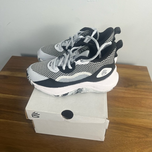 Under armour new Kids' Curry 3Z24 Basketball Shoe Little Kid size 12 - Picture 4 of 9